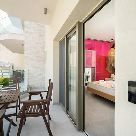 アパートホテル Reverie 4*