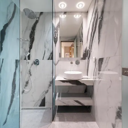 Reverie アパートホテル