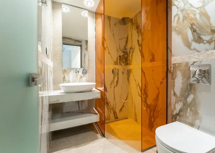 Reverie Hotel apartamentowy 4*
